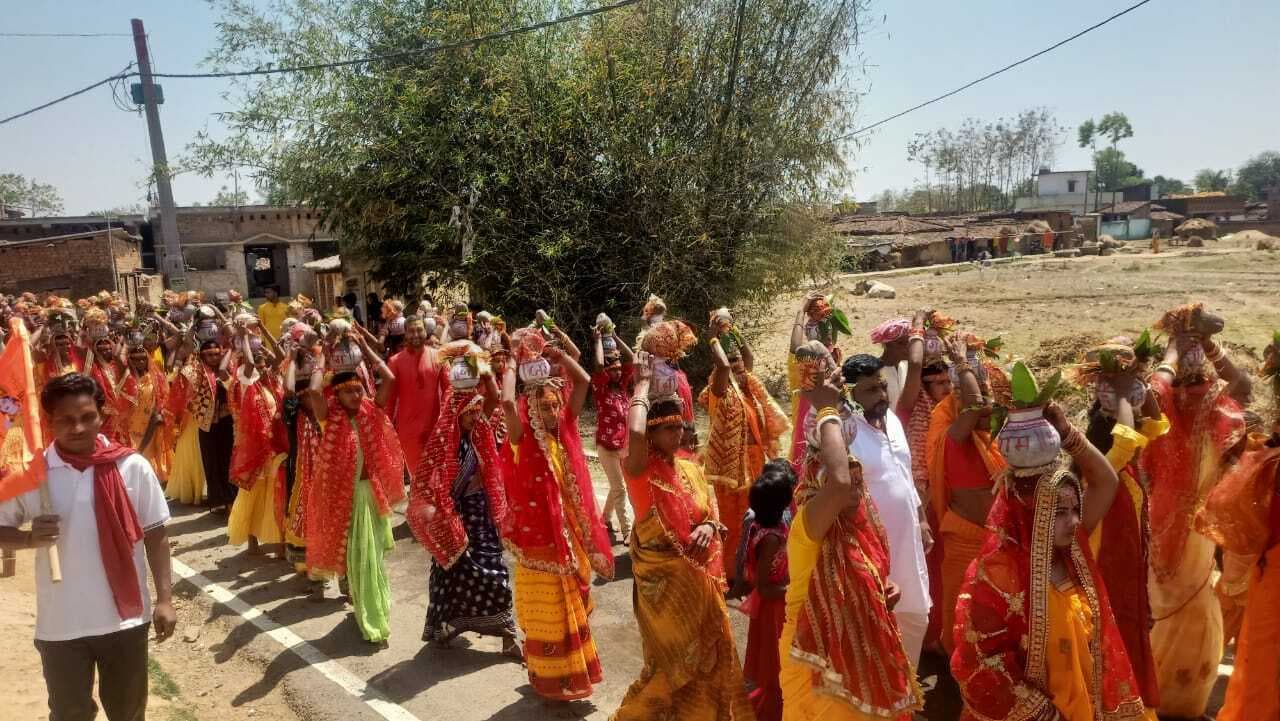 अखंड रामधुन को लेकर निकाली गयी कलश यात्रा