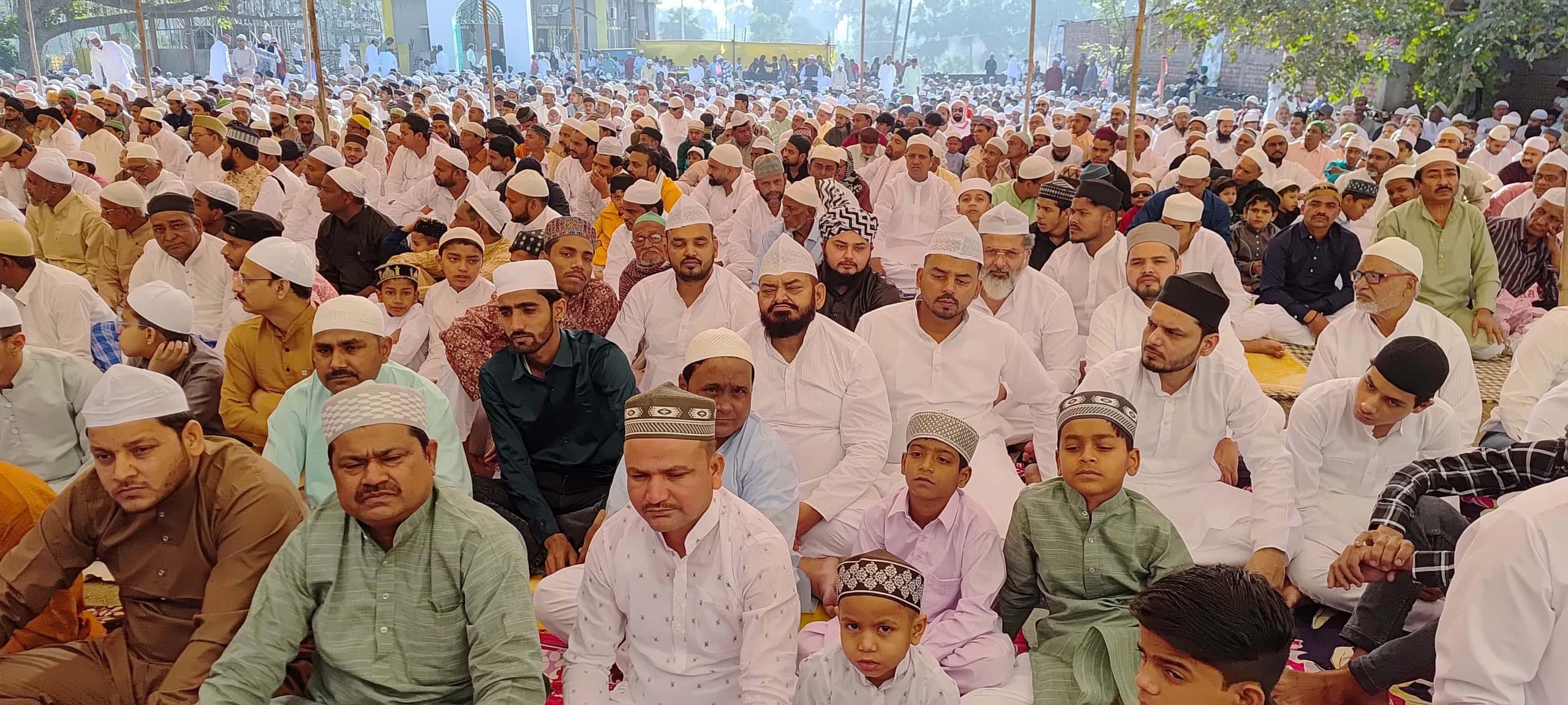 Aurangabad News : ईदगाहों पर तरक्की व खुशहाली की मांगी गयीं दुआएं