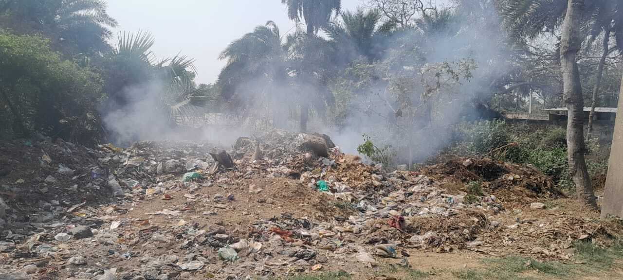 खुले में जल रहे कचरे व वाहनों के दवाब से जहरीली हो रही मुंगेर की हवा, बढ़ रहे सांस व हर्ट के मरीज