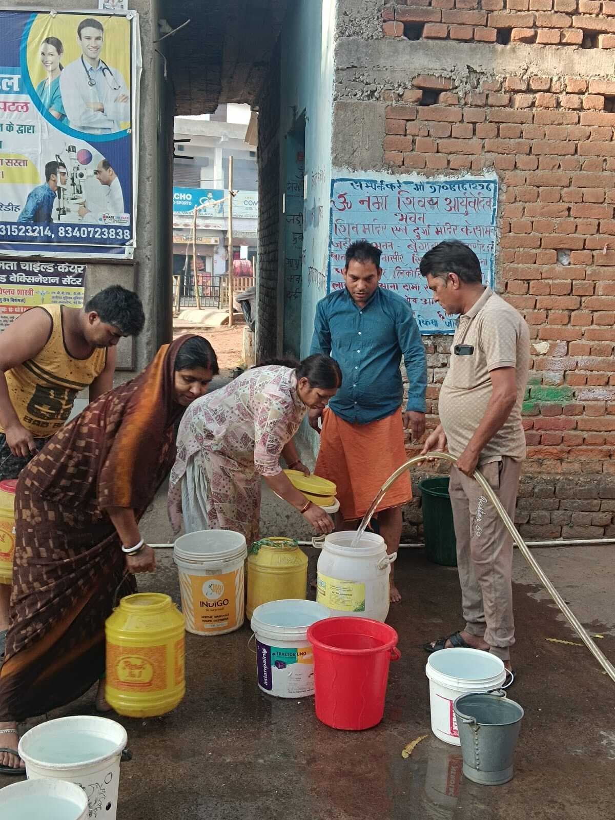 Giridih News :नहीं मिला पानी, तो रोकेंगे अधिकारियों व नेताओं की आवाजाही