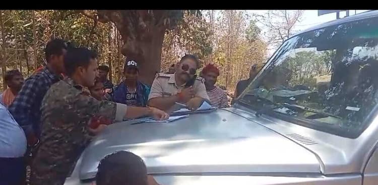 Crime News : पिता ने कुल्हाड़ी से मार कर की पुत्र की हत्या, गिरफ्तार