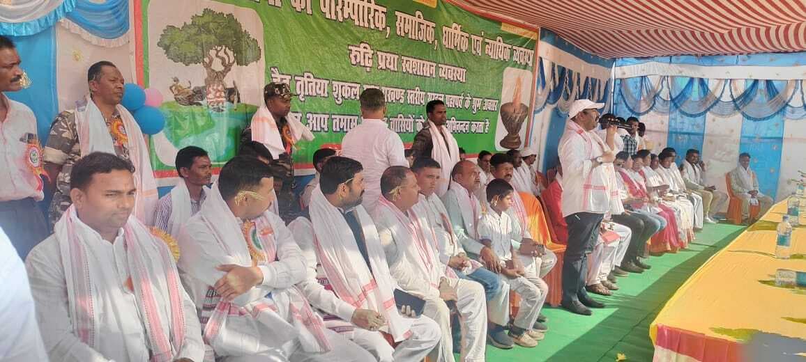 बारियातू में निकली सरहुल की शोभायात्रा