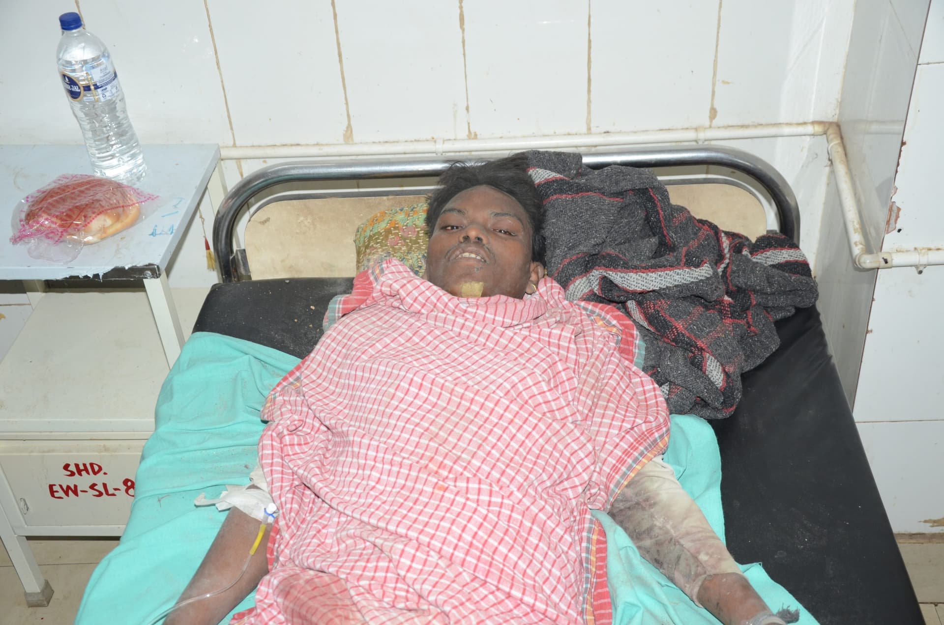 deoghar news : घोरपरास जंगल में गड्ढे में बेहोश मिला युवक, हालत गंभीर