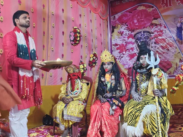 मांसाहार को त्याग कर जीवों पर दया करें : गोस्वामी पीतांबरा