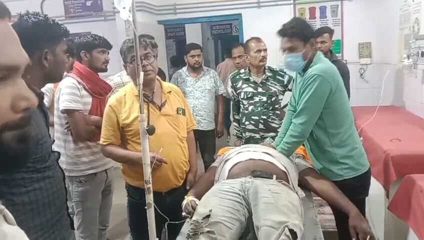 खड़े ट्रक से टकरायी बाइक, युवक की मौत