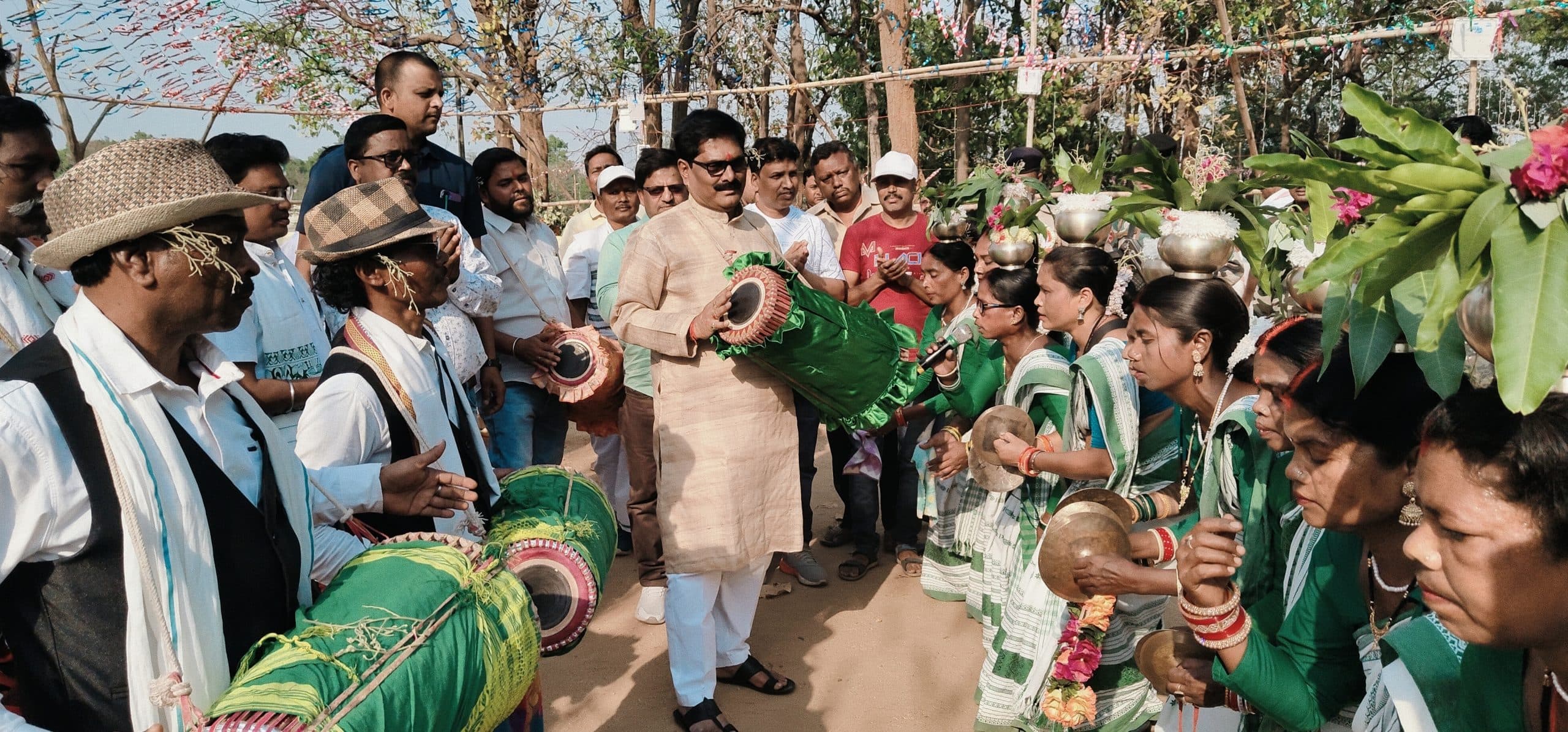 Bokaro News : आदिवासियों का प्रकृति प्रेम अभूतपूर्व : योगेंद्र