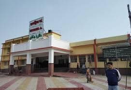 तीन माह से सन्हौली फुटओवर ब्रिज के जीर्णोद्धार की इंतजार में तीन किलोमीटर दूरी तय कर रहे लोग