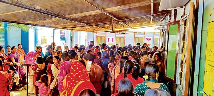 Gopalganj News : पांच दिन बाद खुला ओपीडी, सर्दी-खांसी और एलर्जी के मरीजों से पटा अस्पताल