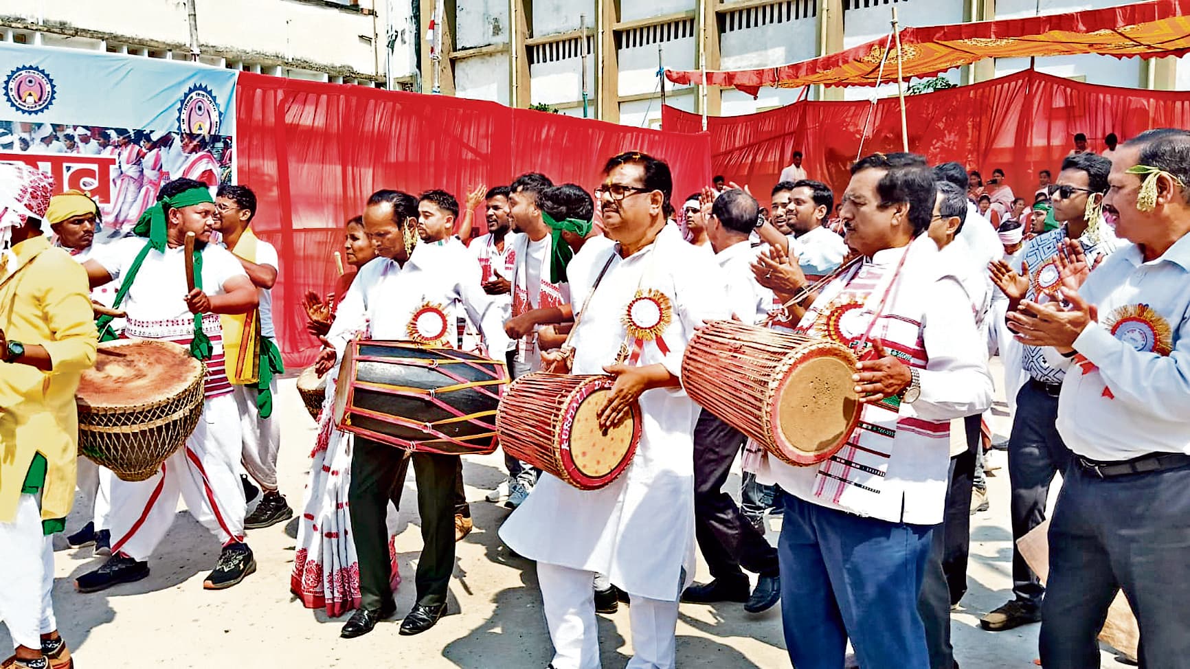 Ranchi News : डीएसपीएमयू में सरहुल महोत्सव का आयोजन