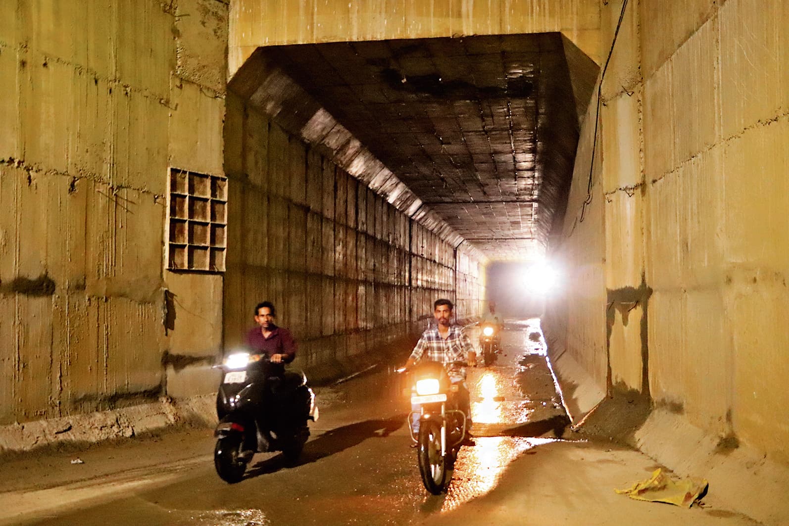 Jamshedpur news. लोको अंडरब्रिज को आम लोगों के लिए खोला गया, अब तक काम अधूरा