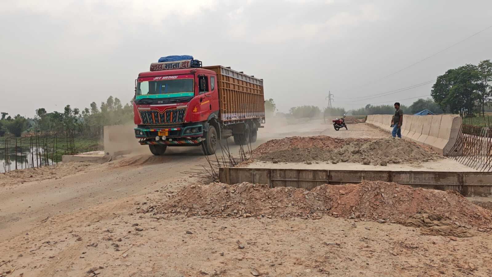 बेंगा पुल के समीप अपराधियों ने मवेशी व्यवसायी को लूटपाट के दौरान मारी गोली, रेफर