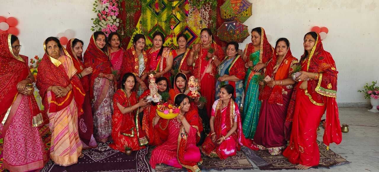 मारवाड़ी समाज की महिलाओं ने मनाया गणगौर का त्योहार