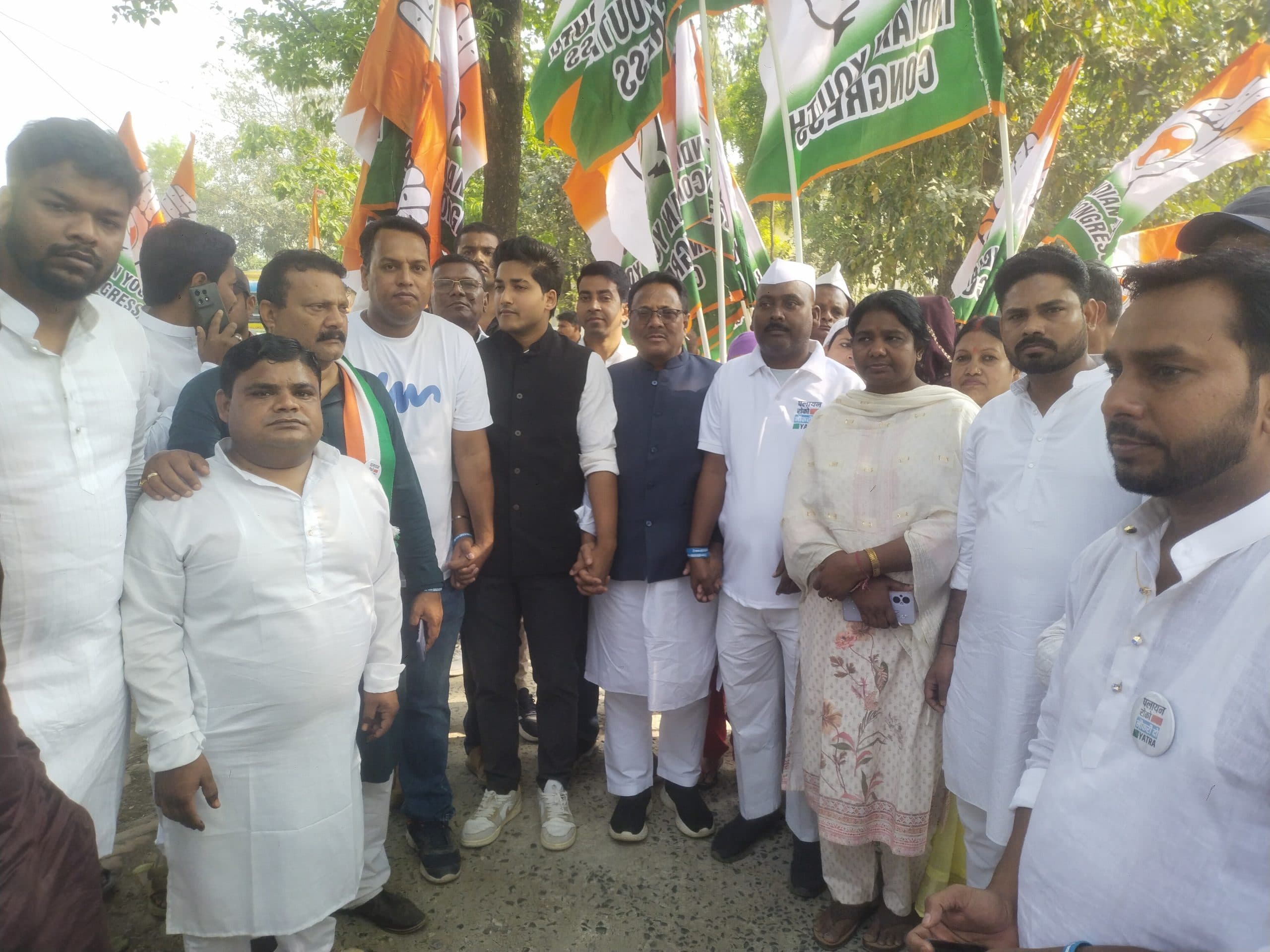 मारवाड़ी कालेज से निकली कांग्रेस की पलायन रोको, नौकरी दो पदयात्रा