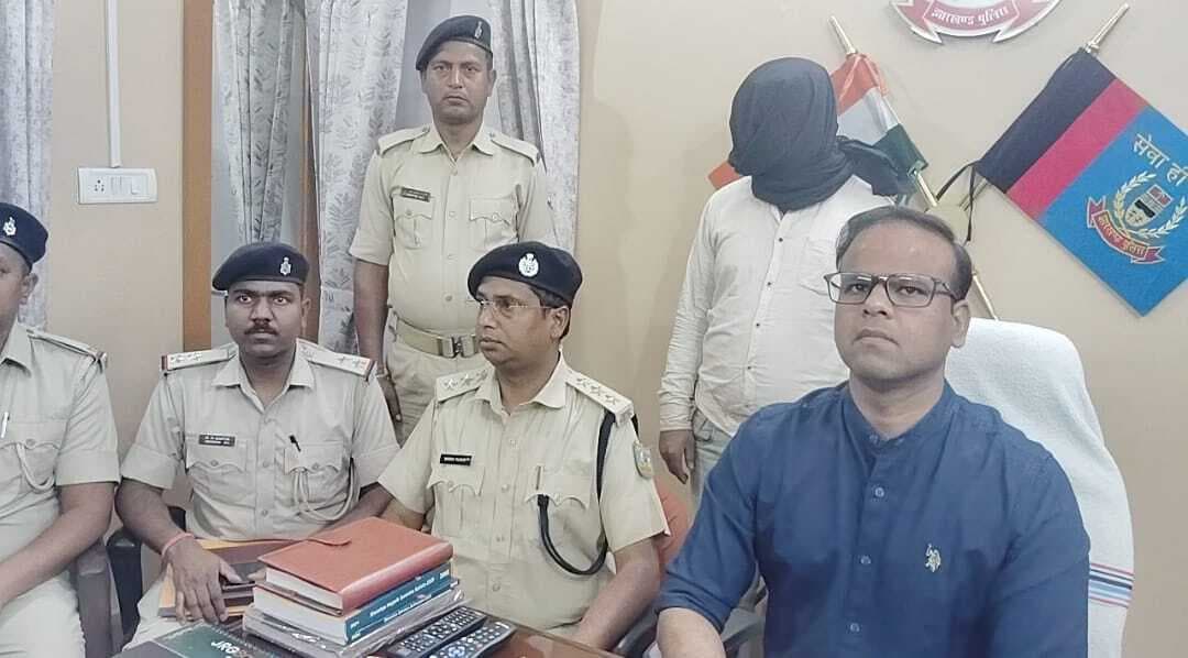 पंपकर्मी हत्या व लूटकांड में आरोपी फिरोज चितरा से गिरफ्तार