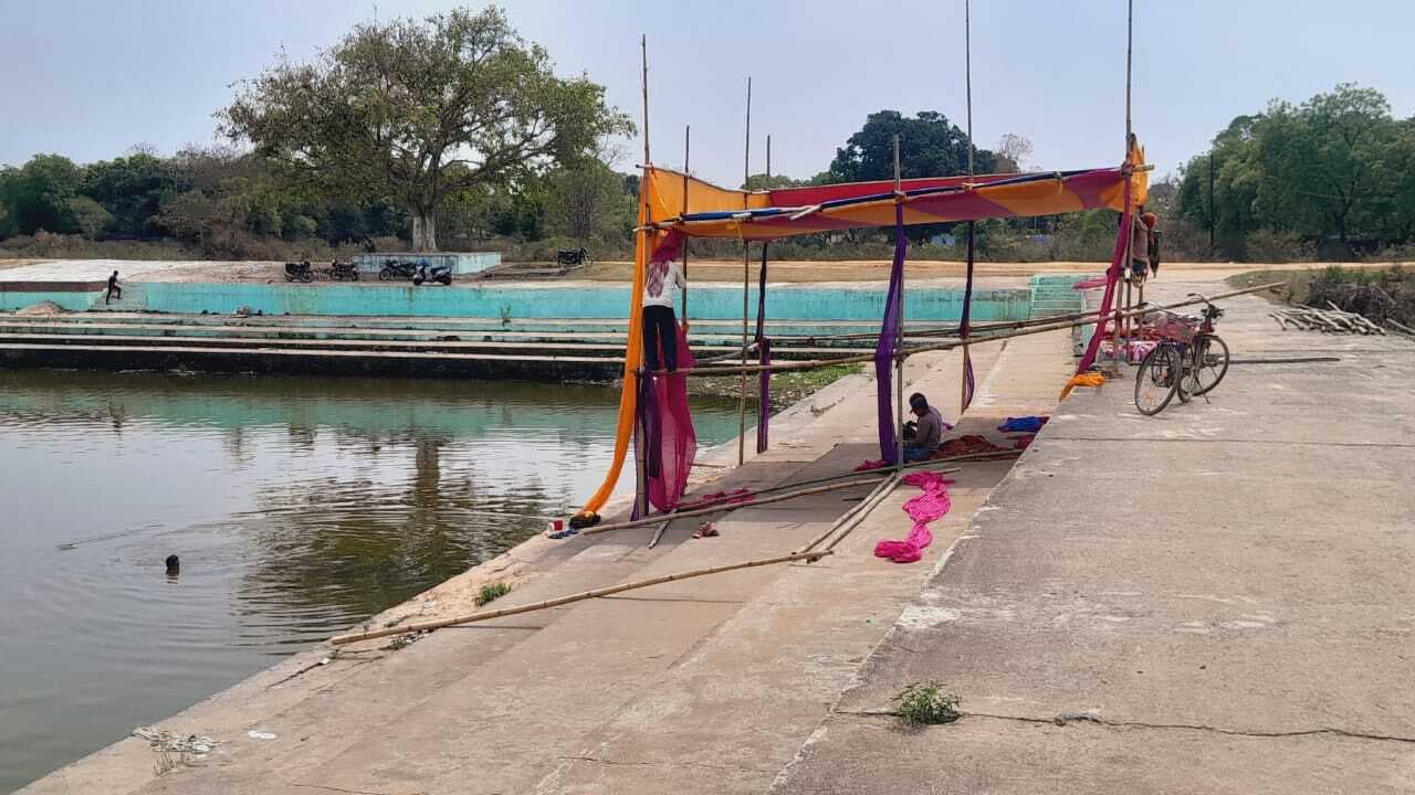 चैती छठ पूजा को लेकर सोना पोखर घाट सज-धज कर तैयार