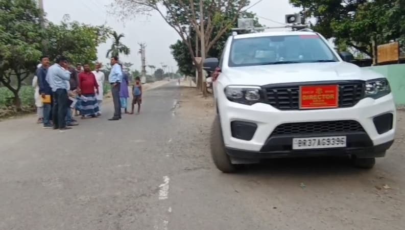 लाभुकों के घर पहुंचे डीआरडीए निदेशक, लाभुकों से की बातचीत