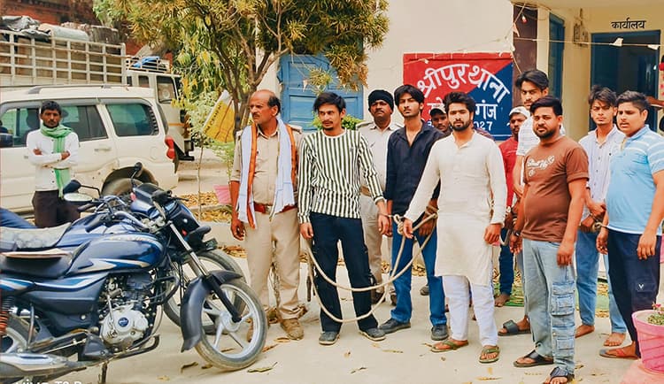 Gopalganj News : श्रीपुर के जनता बाजार में मारपीट मामले में दोनों पक्षों से प्राथमिकी, 25 नामजद