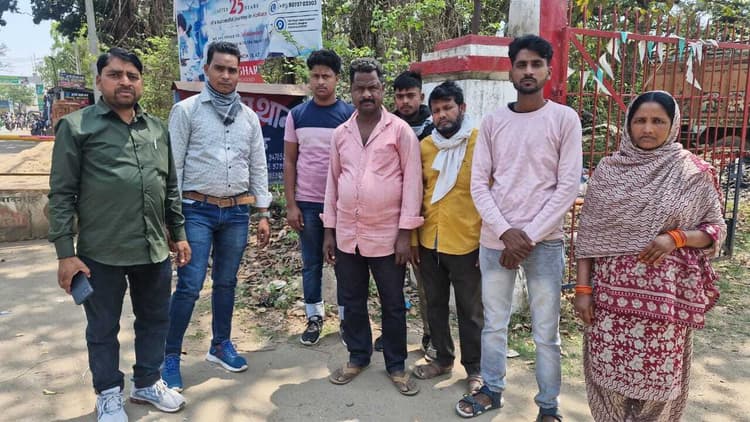 सारठ में बाबा के मजार पर लगे उर्स मेले से बाइक चोरी