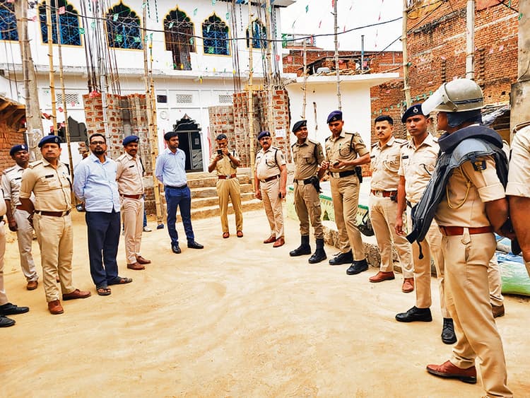 Sasaram news. कुत्ते व बकरी को लेकर हुए विवाद में सात जख्मी