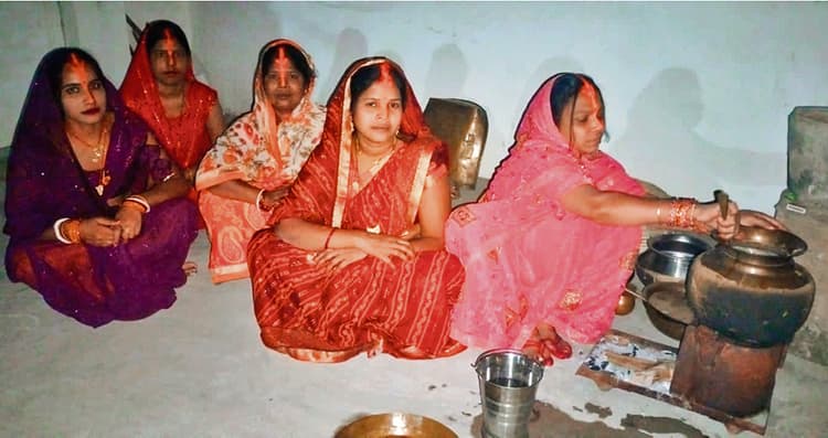 खरना के साथ ही व्रतियों का 36 घंटे का उपवास शुरू