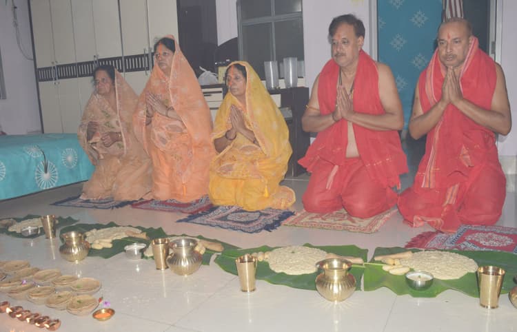 Bhagalpur News: चैती छठ : खरना संपन्न, सूर्य को पहला अर्घ आज