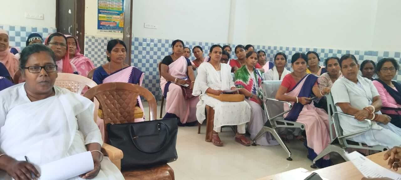 स्वास्थ्य सेवा को जनजन तक पहुंचाएं कर्मी