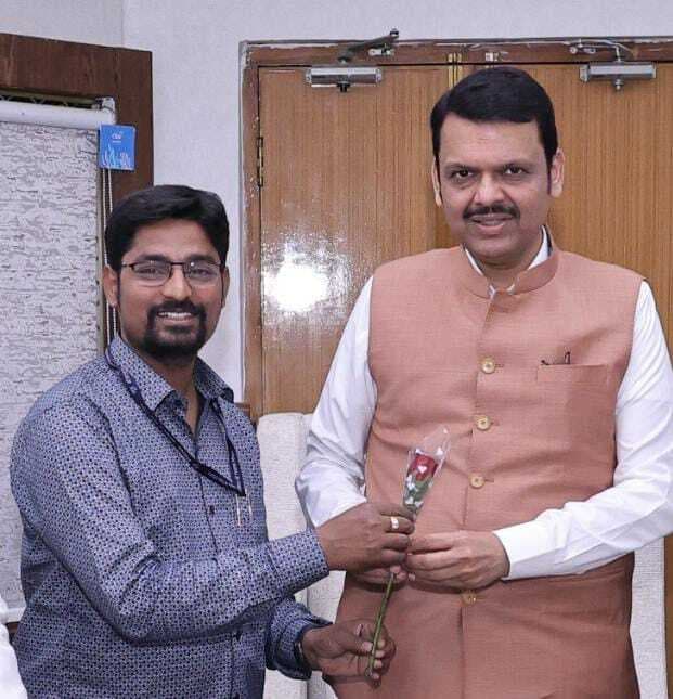 महाराष्ट्र के मुख्यमंत्री देवेंद्र फडणवीस को मंदार आगमन का आमंत्रण