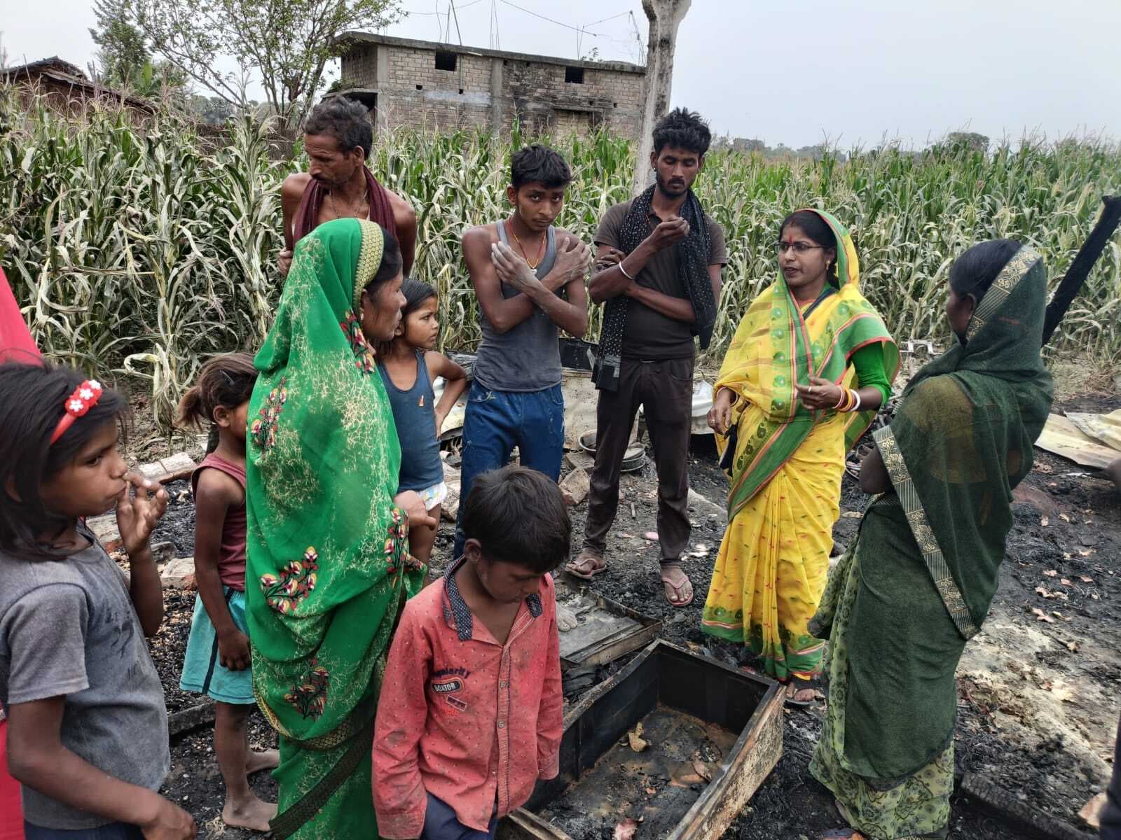 Samsatipur : आग से कई घर जले, लाखों की संपत्ति हुई राख