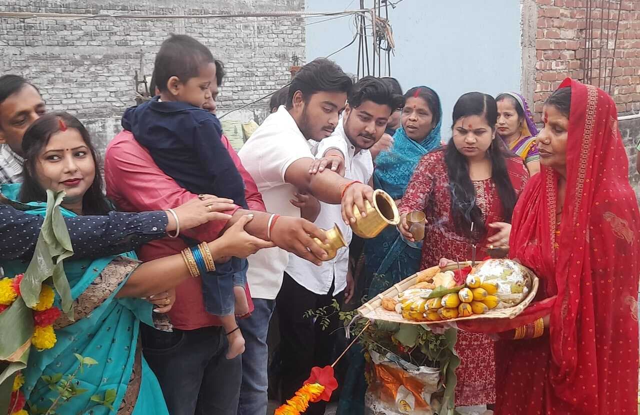 छठ व्रतियों ने की समाज में सुख समृद्धि व शांति की कामना