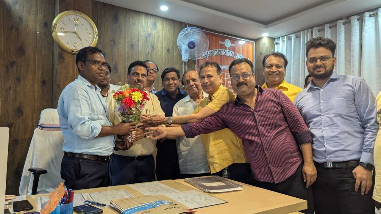 .शहर को आवारा कुत्तों एवं सांडों के आतंक से मुक्ति दिलाने की मांग