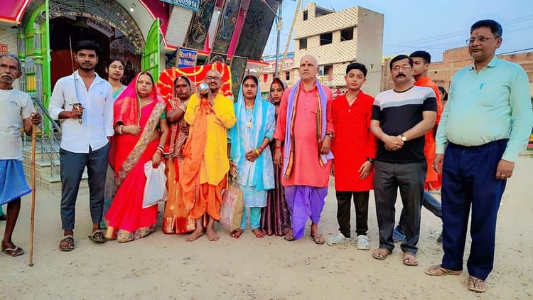 विधिपूर्वक हुई माता के बेलभरनी की पूजा, श्रद्धालु रहे शामिल