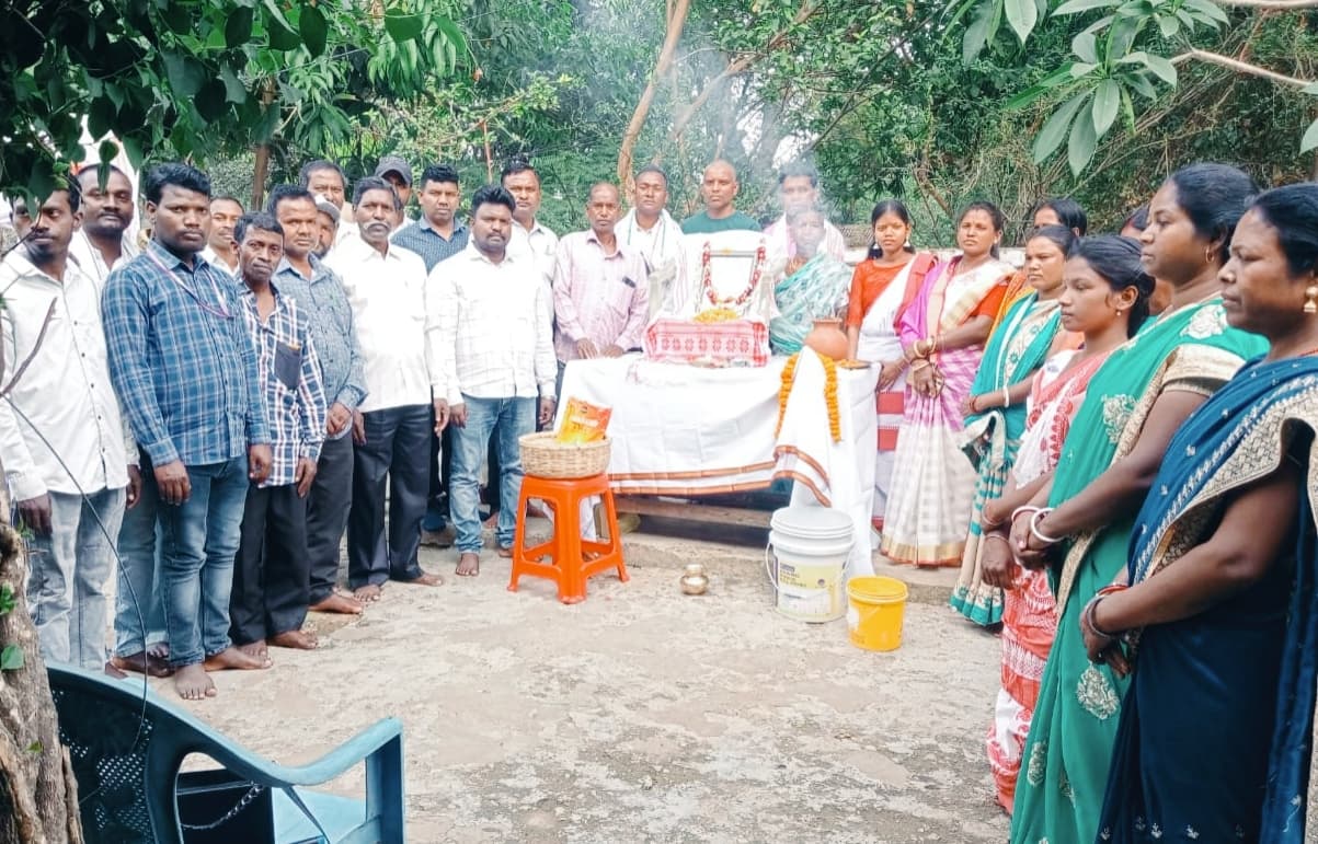 Bokaro News : लुगुबुरु के पूर्व नायके की पुण्यतिथि मनी