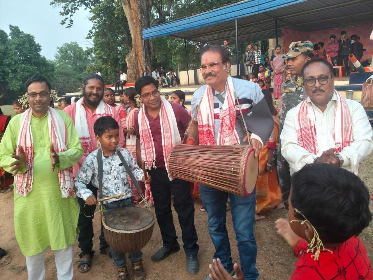 Bokaro News : धूमधाम से मनाया गया सरहुल, झूमे लोग