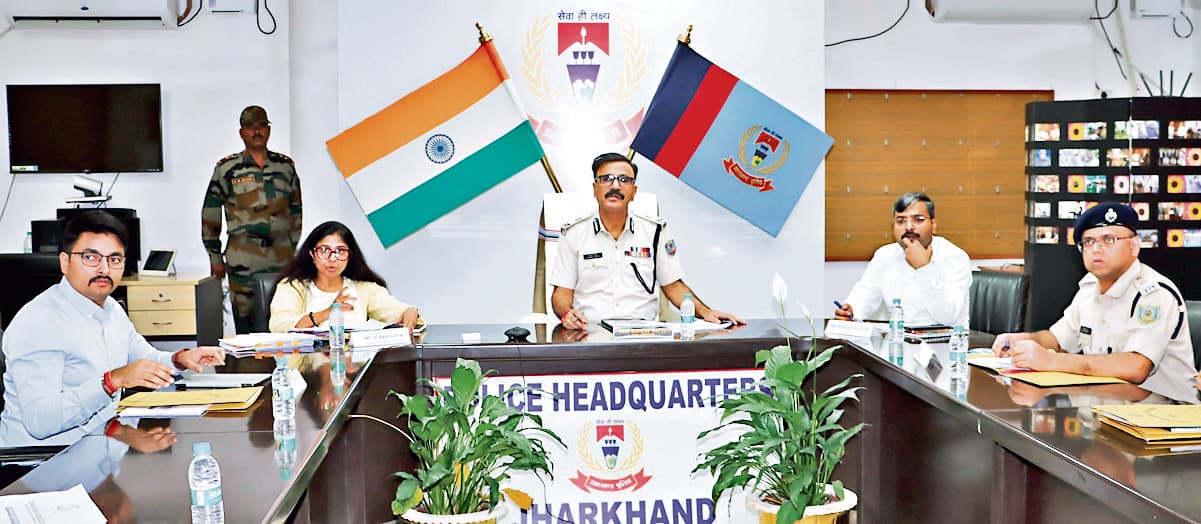 Ranchi News : डीजीपी ने डायल 112 के कार्यों की समीक्षा की