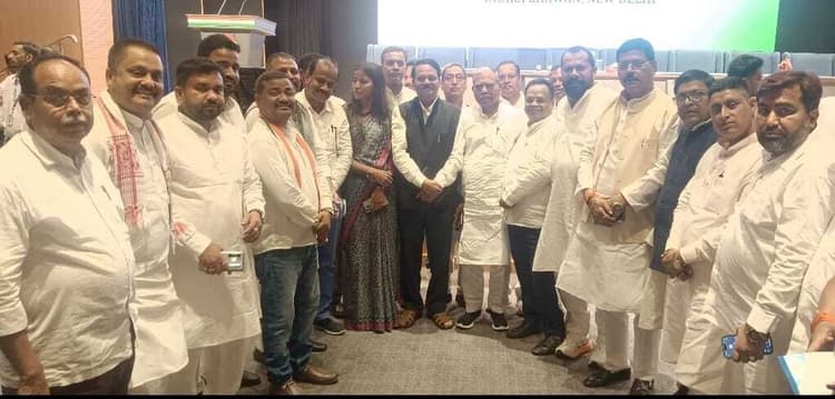 Jamshedpur News : नई दिल्ली में कांग्रेस की राष्ट्रीय बैठक, पूर्वी सिंहभूम से आनंद बिहारी दुबे हुए शामिल