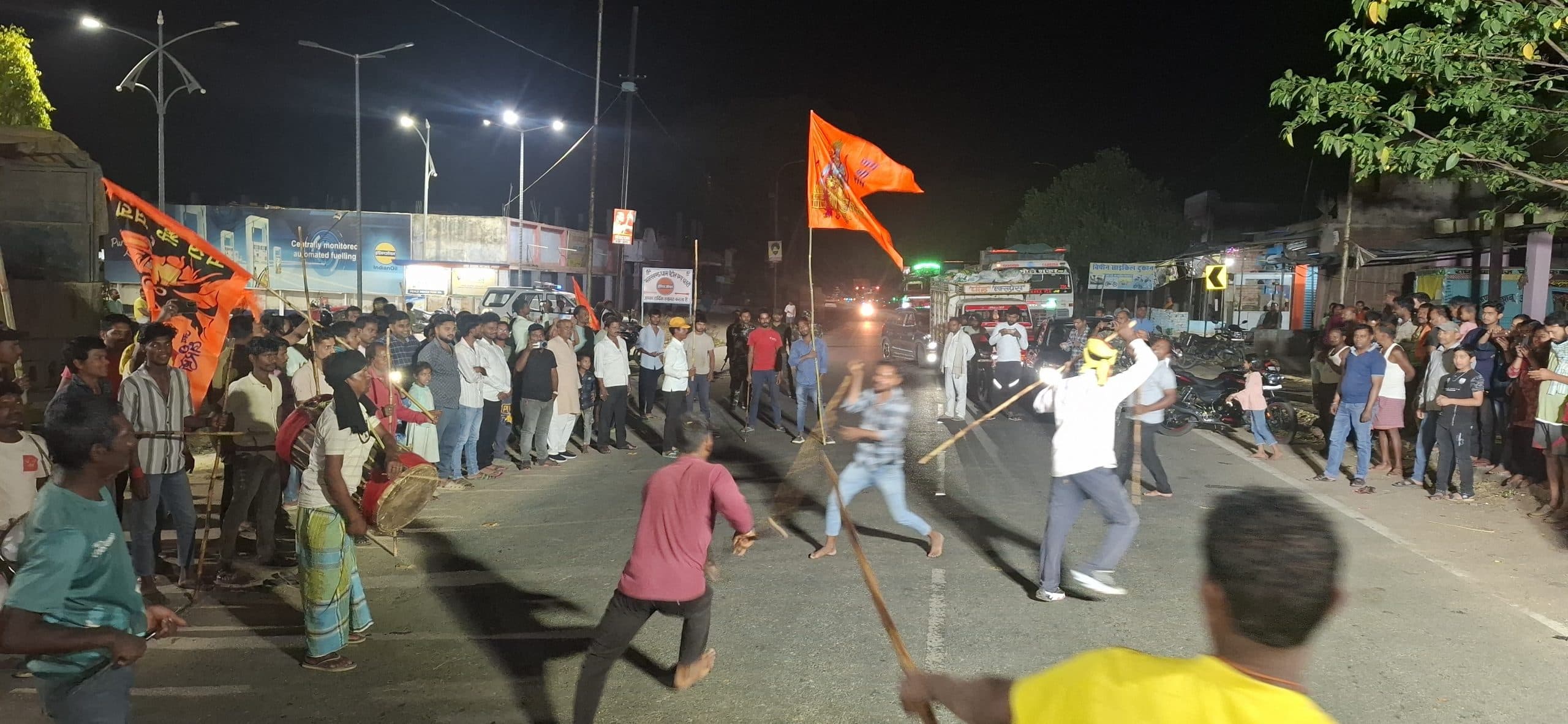 Giridih News : चतरो में शोभायात्रा निकाल की गयी बेलभरणी पूजा