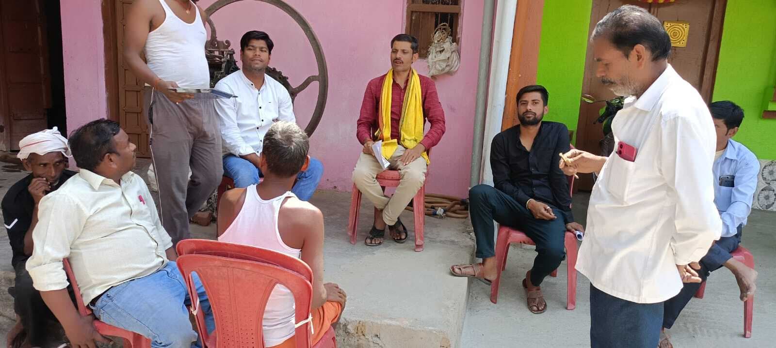 पैक्स चुनाव को लेकर चाय-नाश्ते की दुकान पर हो रही सियासी चर्चा