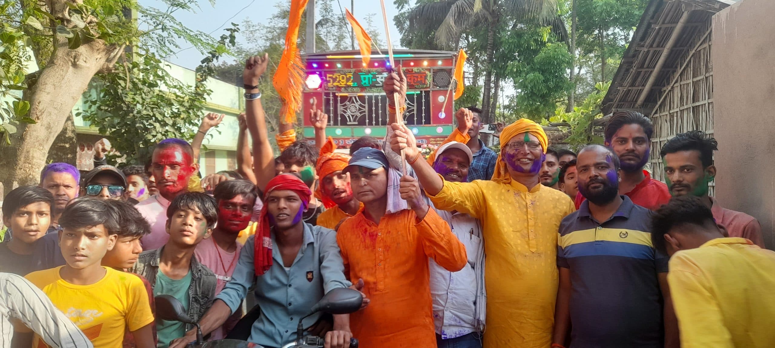 बजरंगबली मंदिर में मूर्ति स्थापना को लेकर हुआ नगर भ्रमण