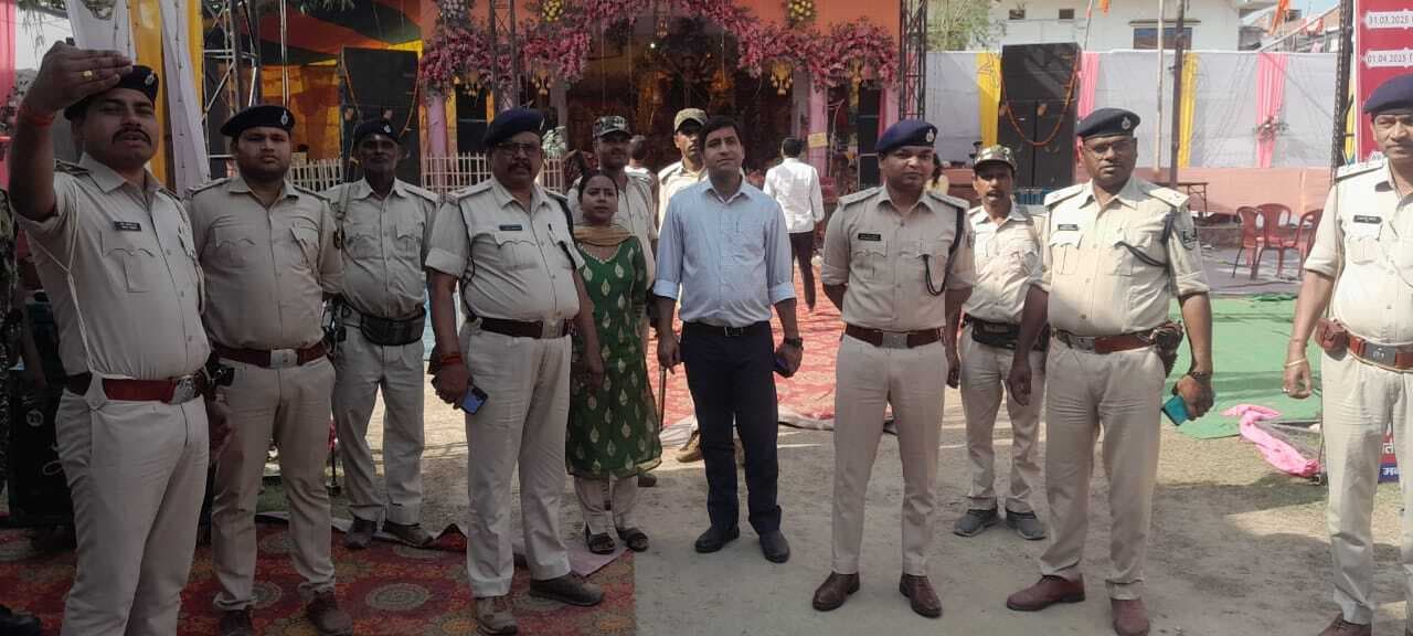 फ्लैग मार्च निकाल शांतिपूर्ण माहौल में रामनवमी मनाने का दिया संदेश