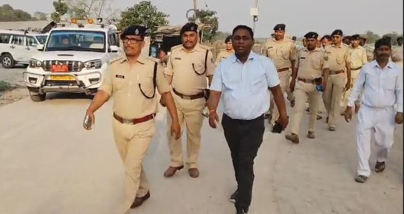 रामनवमी पर्व को लेकर निकाला गया फ्लैग मार्च, शांति व सुरक्षा व्यवस्था का दिया गया संदेश