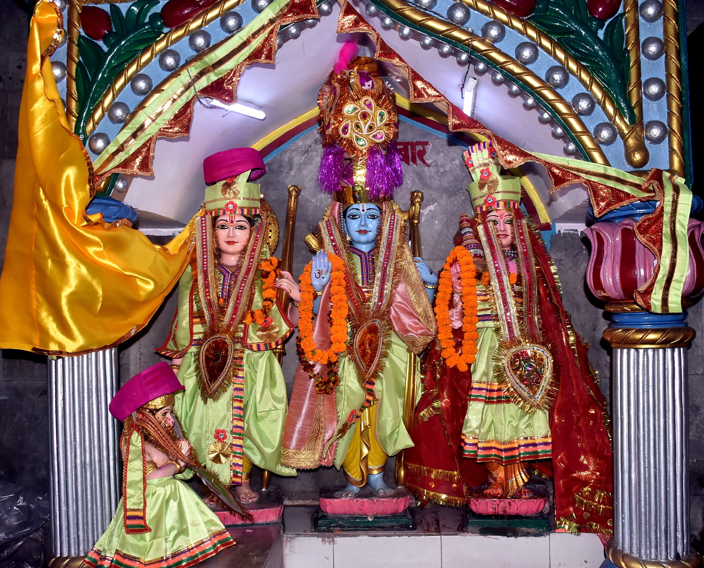 लहरा रही हनुमान पताका, मंदिरों में अष्टयाम शुरू, झांकी में दिखेगा श्रीराम का जीवनवृत्त