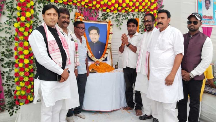 Bokaro News : बैदकारो में पूर्व मंत्री लालचंद महतो की पुण्यतिथि मनी