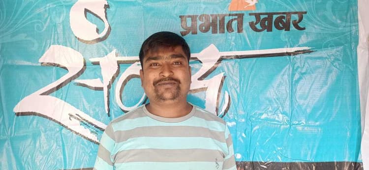 गंदे पानी और मच्छरों से प्रकोप से परेशान मोहल्ले के लोग