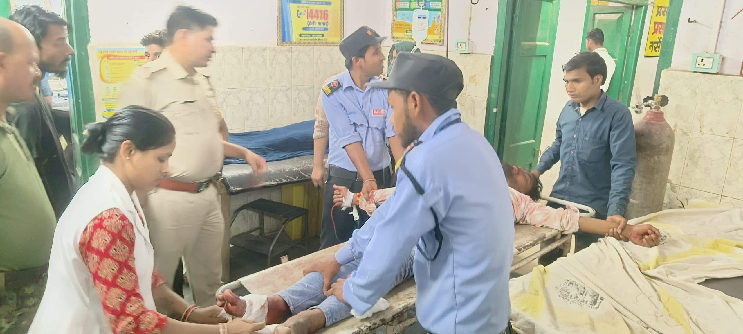 दो बाइकों में टक्कर, तीन लोग घायल, दो की हालत गंभीर