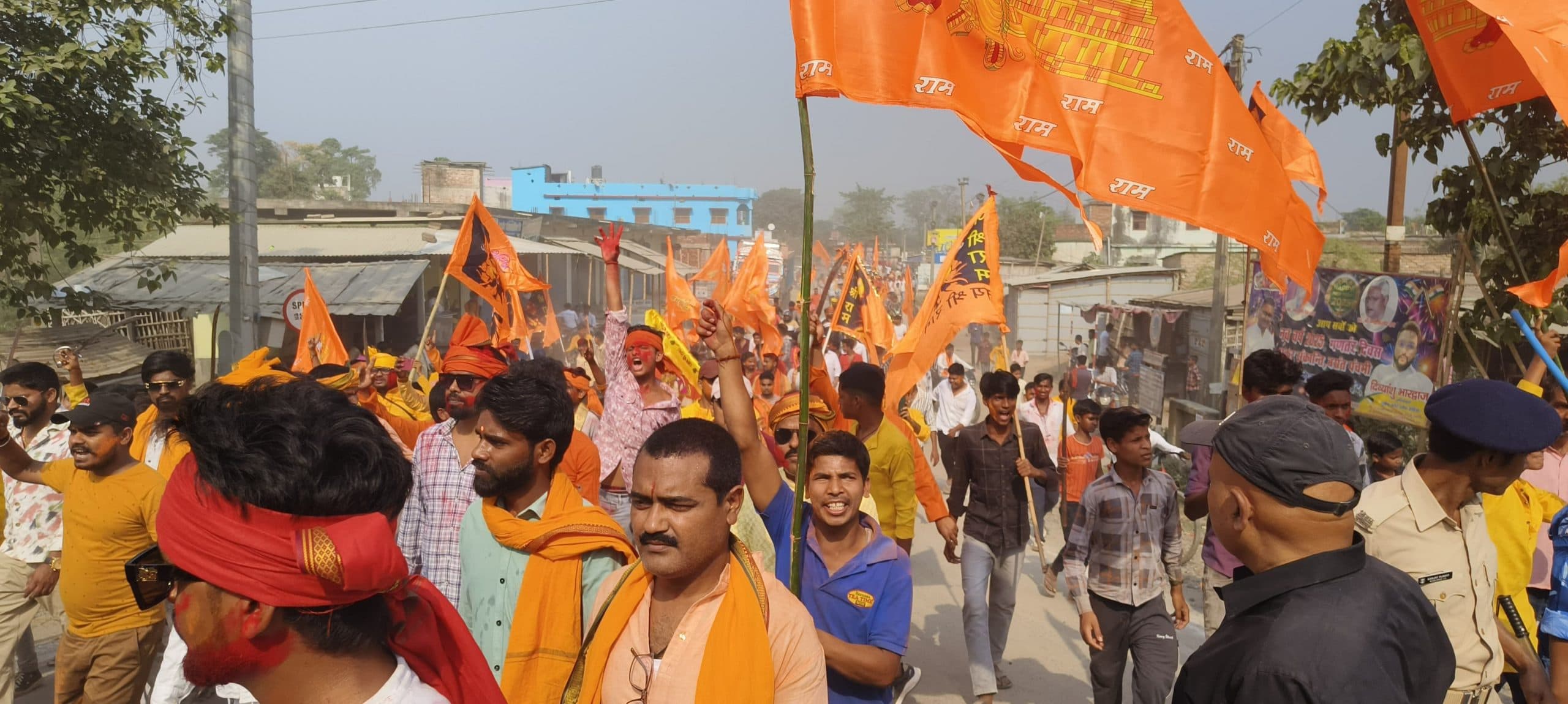 रामनवमी पर निकाली गई भव्य शोभायात्रा, अधिकारी रहे सजग