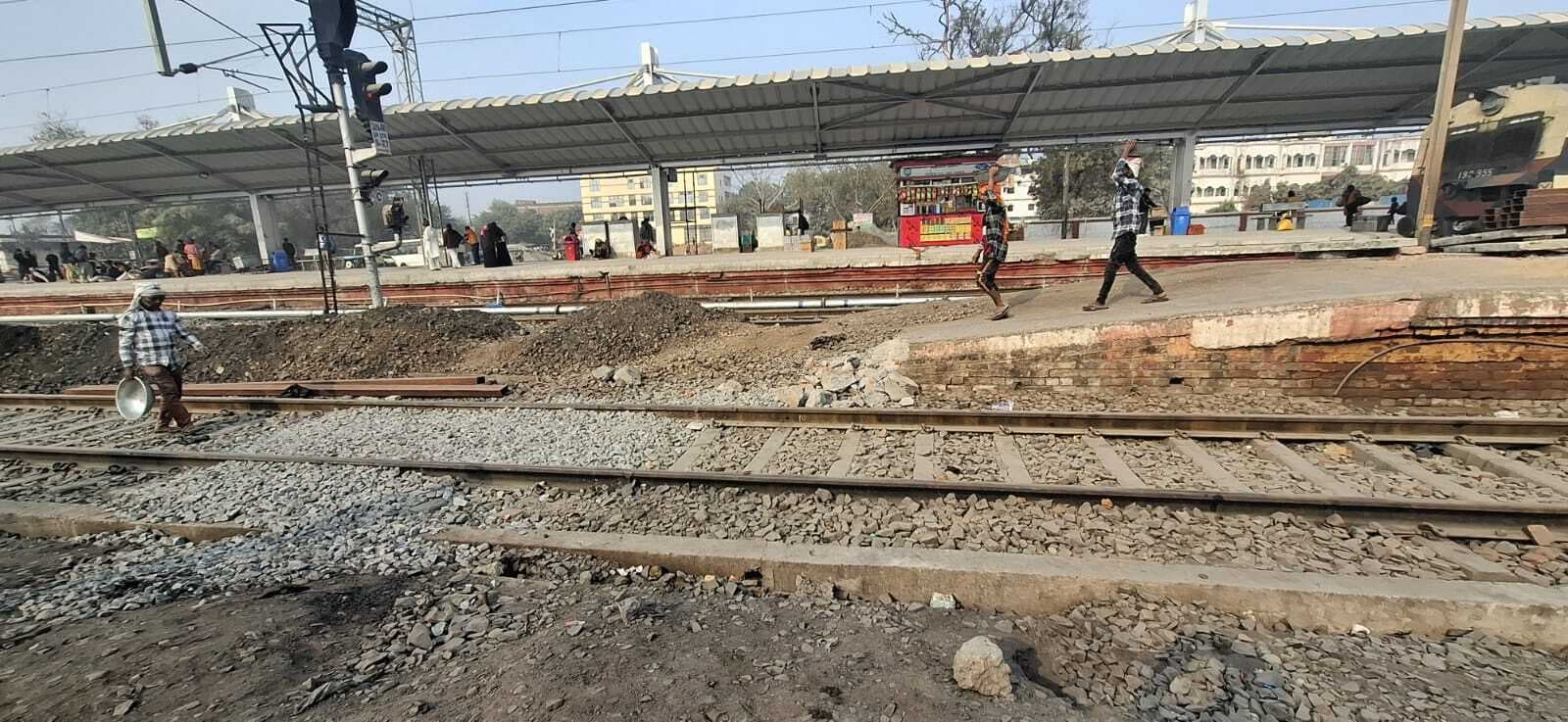 जल्द ही लिया जायेगा दो और तीन नंबर प्लेटफॉर्म पर मेगा ब्लॉक