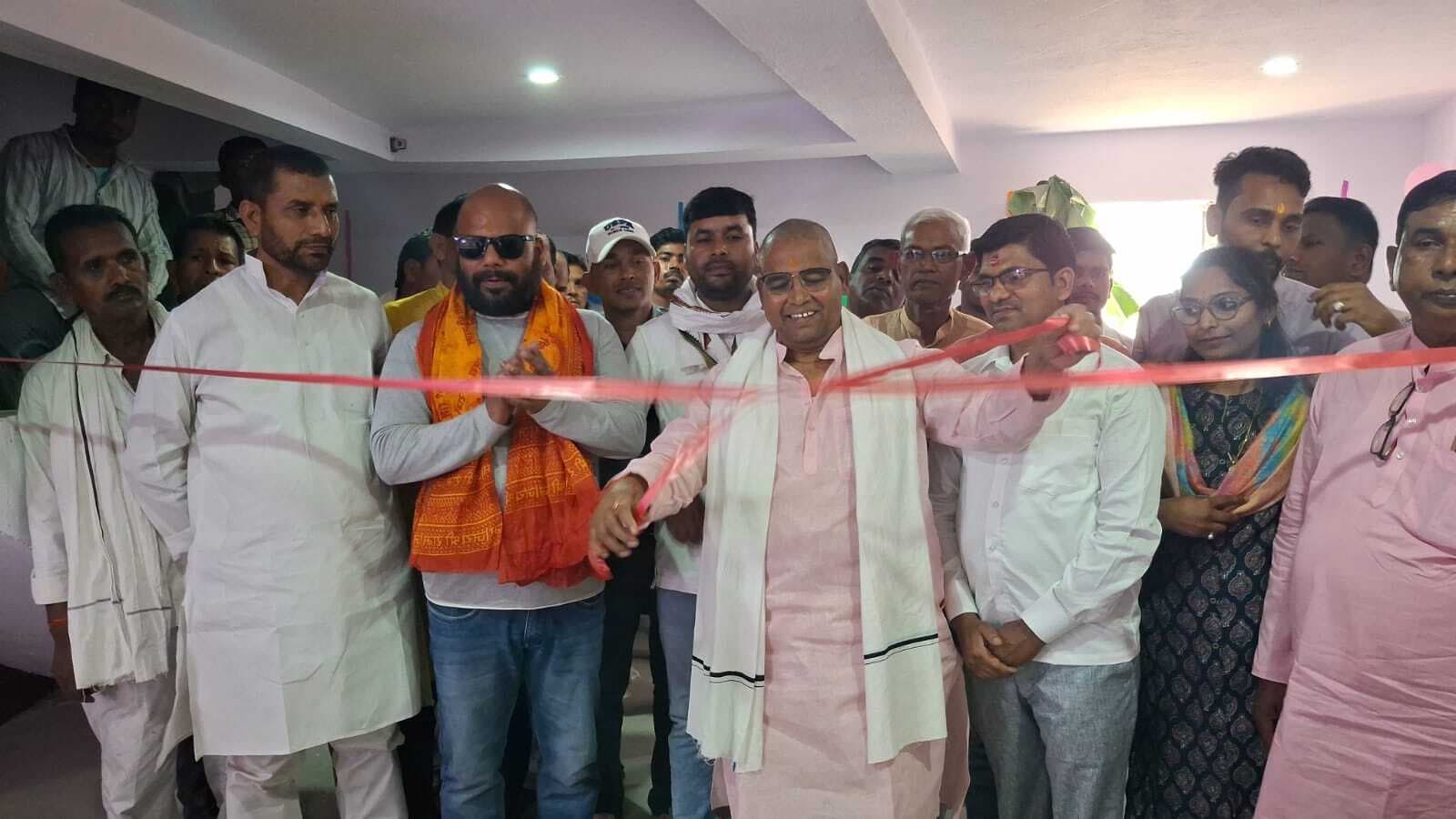 विधायक ने किया ई -लाइब्रेरी का उद्घाटन