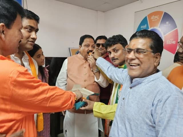 धूमधाम से मनाया गया भाजपा का स्थापना दिवस