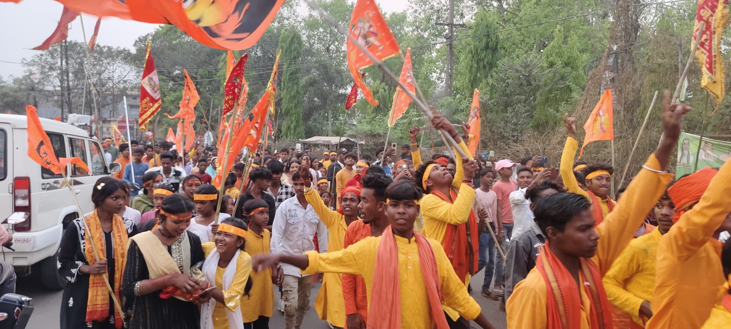 पालोजोरी में रामनवमी पर निकाला गया भव्य जुलूस