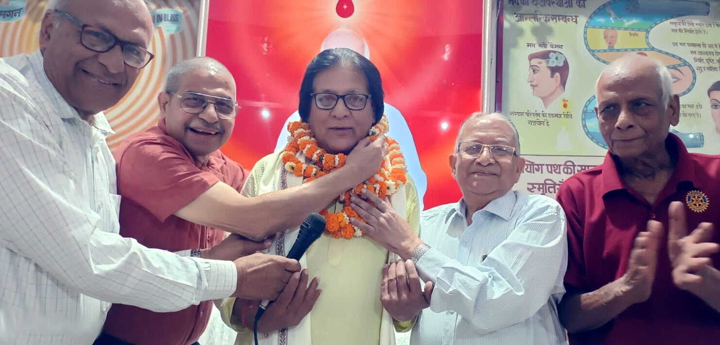 रोटरी आम्रपाली ने डॉ संजय को सम्मान से नवाजा